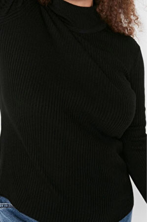 Kadın Büyük Beden Moda Şık Regular Yarım Balıkçı Yaka Uzun Kol Düz İnce Triko Kazak