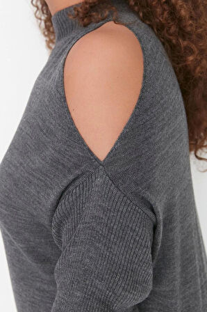 Kadın Büyük Beden Moda Şık Regular Dik Yaka Uzun Kol Düz Cut Out Detaylı Triko Kazak