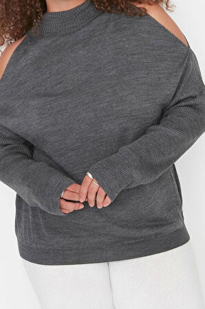 Kadın Büyük Beden Moda Şık Regular Dik Yaka Uzun Kol Düz Cut Out Detaylı Triko Kazak