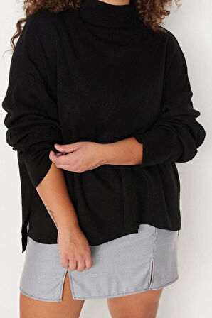 Kadın Büyük Beden Moda Şık Uzun Yarım Balıkçı Yaka Uzun Kol Düz Yanları Yırtmaçlı Triko Kazak