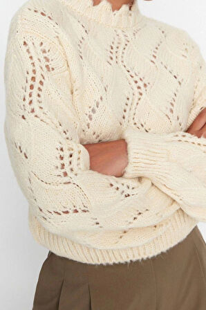 Kadın Moda Şık Crop Dik Yaka Uzun Kol Ajurlu Yumuşak Dokulu Delikli Triko Kazak