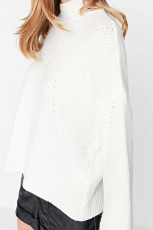 Kadın Moda Şık Regular Dik Yaka Uzun Kol Düz Yumuşak Dokulu Basic Triko Kazak