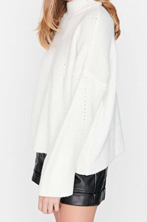 Kadın Moda Şık Regular Dik Yaka Uzun Kol Düz Yumuşak Dokulu Basic Triko Kazak