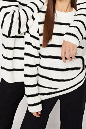 Erkek Moda Şık Regular Bisiklet Yaka Uzun Kol Çizgili Oversize Triko Kazak