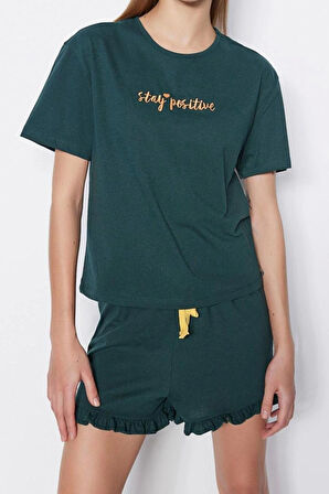 Kadın %100 Pamuk Bisiklet Yaka Kısa Kol Nakışlı Fırfır Detaylı T-shirt-Şort Örme Pijama Takımı