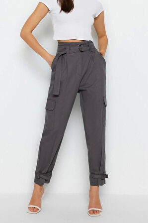 Kadın Yeni Moda Dar Paça Regular Boy Dokuma Kemerli Kargo Pantolon