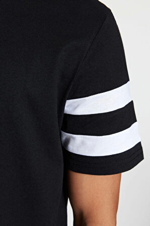 Erkek Bisiklet Yaka Kısa Kol Regular Fit Bisiklet Yaka Kol Şeritli Şortlu Pijama Takımı