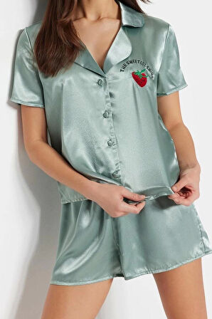 Kadın Polyester Ceket Yaka Kısa Kol Nakışlı Saten Gömlek-Şort Dokuma Pijama Takımı