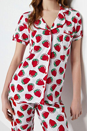 Kadın Pamuk Polyester Gömlek Yaka Kısa Kol Biye Detaylı Çilek Desenli Örme Pijama Takımı