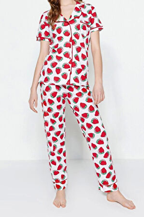 Kadın Pamuk Polyester Gömlek Yaka Kısa Kol Biye Detaylı Çilek Desenli Örme Pijama Takımı