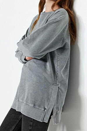 Kadın Tesettür Moda Şık Regular Bisiklet Yaka Standart Kol Regular Yıkamalı Örme Sweatshirt
