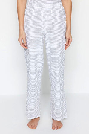 Kadın Pamuklu V Yaka Askılı Kol Pamuklu Çizgili Dantel Detaylı İp Askılı Örme Pijama Takımı
