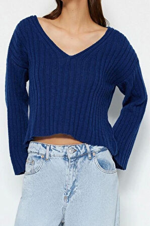 Kadın Moda Şık V Yaka Standart Kol Crop Yünlü Geniş Kalıp Basic Triko Kazak