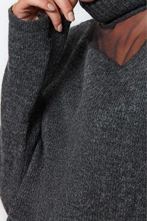 Kadın Moda Şık Regular Balıkçı Yaka Uzun Kol Düz Yumuşak Dokulu Tül Detaylı Triko Kazak