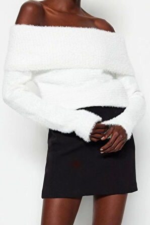 Kadın Moda Şık Carmen Yaka Standart Kol Regular Tüylü Sakal İplikli Triko Kazak