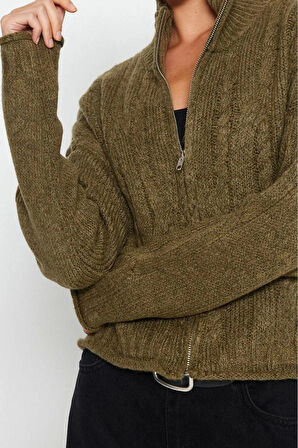 Kadın Moda Şık Crop Dik Yaka Regular Crop Yumuşak Dokulu Fermuarlı Saç Örgülü Triko Hırka