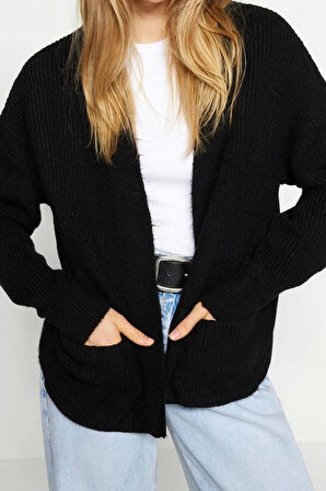 Kadın Moda Şık Regular V Yaka Oversize Süper Geniş Kalıp Yumuşak Dokulu Cep Detaylı Triko Hırka