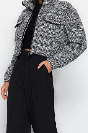 Kadın Moda Şık Regular Dik Yaka Crop Desenli Astarlı Regular Tüvit Crop Şişme Mont