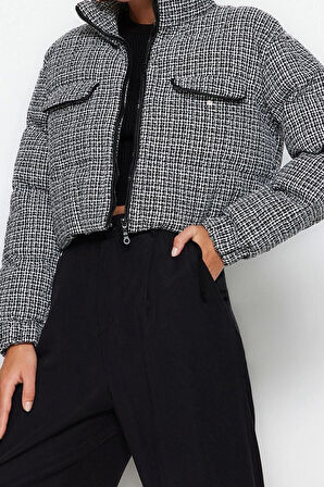 Kadın Moda Şık Regular Dik Yaka Crop Desenli Astarlı Regular Tüvit Crop Şişme Mont