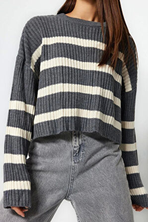 Kadın Moda Şık Crop Bisiklet Yaka Uzun Kol Çizgili Crop Triko Kazak