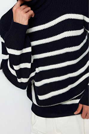 Erkek Moda Şık Balıkçı Yaka Düşük Kol Regular Casual Çizgili Triko Kazak