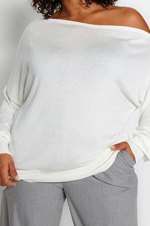 Kadın Büyük Beden Moda Şık Regular Carmen Yaka Uzun Kol Düz Gri Kayık Yaka Triko Kazak