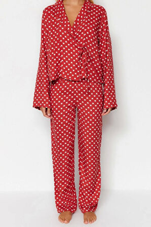 Kadın Viskon V Yaka Uzun Kol Kalp Desenli Bağlama Detaylı Gömlek-Pantolon Dokuma Pijama Takımı