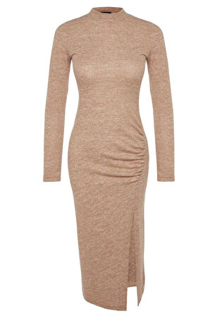 Kadın Moda Midi Boy Dik Yaka Slim Bisiklet Yaka Yumoş Yırtmaçlı ve Büzgü Detaylı Fitted Örme Elbise