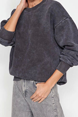 Kadın Moda Bol Bisiklet Yaka Düşük Kol Uzun Eskitme Kalın İçi Polarlı Geniş Kalıp Örme Sweatshirt