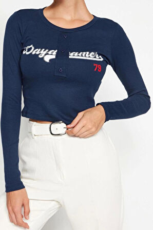 Kadın Şık Crop Bisiklet Yaka Slim Kalıp Örme Slogan Baskılı Fitted Vücuda Oturan Esnek Ribana Bluz