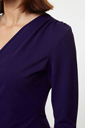 Kadın Moda Şık Midi Boy Kruvaze Slim Yaka Uzun Kollu Büzgü Detaylı Vücuda Oturan Örme Elbise