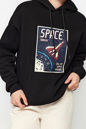 Kadın Moda Bol Kapüşonlu Düşük Kol Uzun Kalın İçi Polarlı Uzay Baskılı Geniş Kesim Örme Sweatshirt