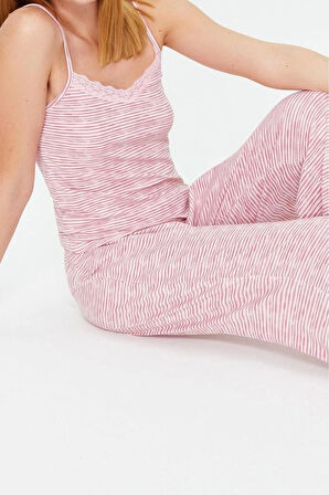 Kadın Pamuklu V Yaka Askılı Kol Pamuklu Çizgili Dantel Detaylı İp Askılı Örme Pijama Takımı