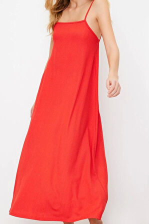 Kadın Moda Şık Maxi Boy Kare Yaka Relaxed Ayarlanabilir Askılı A-Line Bürümcük Dokulu Örme Elbise