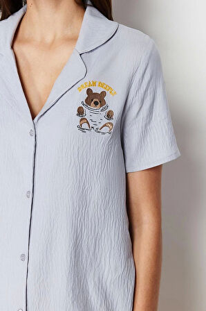 Kadın Polyester Gömlek Yaka Kısa Kol Ayıcık Nakışlı Viskon Dokuma Pijama Takımı