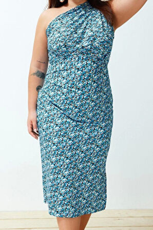 Kadın Büyük Beden Midi Boy Vücuda Oturan Tek Omuz Asimetrik Büzgü ve Degaje Detaylı Örme Elbise