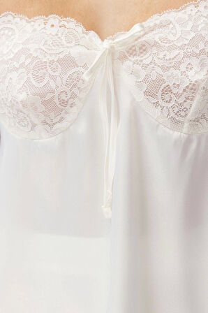Kadın Polyester V Yaka Askılı Kol Bride Dantel Kurdele Fiyonk Detaylı Saten Dokuma Pijama Takımı
