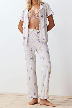 Kadın %100 Pamuk Gömlek Yaka Kısa Kol Ekru- %100 Pamuk Çiçekli Fırfır Detaylı Örme Pijama Takımı