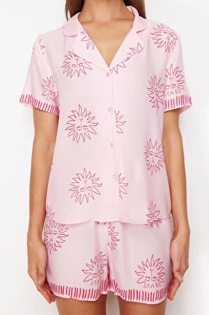 Kadın Moda Şık Gömlek Yaka Geniş Paça Kısa Kol Galaksi Desenli Viskon Dokuma Pijama Takımı