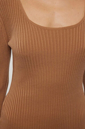 Kadın Moda Şık Midi Boy Kare Yaka Slim Triko Basic Kol Ucu Detaylı Elbise
