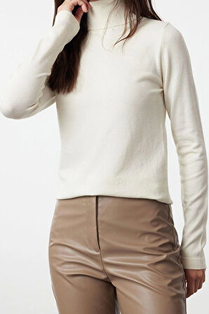 Kadın Moda Şık Balıkçı Yaka Standart Kol Regular Özel İplik Triko Kazak