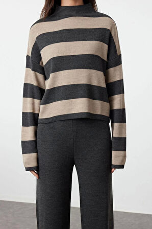 Kadın Moda Şık Boru Paça Regular Boy Uzun Kollu Geniş Kalıp Çizgili Triko Alt-Üst Takım