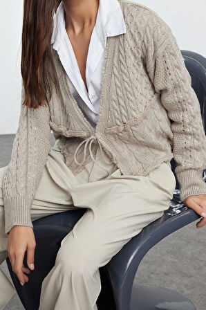 Kadın Moda Şık Crop V Yaka Regular Crop Bağlama Detaylı Triko Hırka