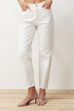 Kadın Moda Şık Kot Pantolon Dar Paça Regular Boy Denim Beyaz Yüksek Bel Mom Jeans