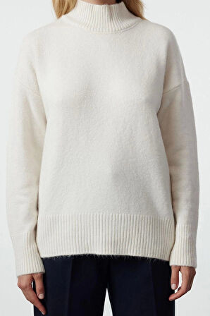 Kadın Moda Şık Dik Yaka Standart Kol Regular Yünlü Basic Triko Kazak