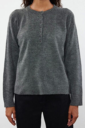 Kadın Moda Şık Bisiklet Yaka Standart Kol Regular Yumuşak Dokulu Düğme Detaylı Triko Kazak