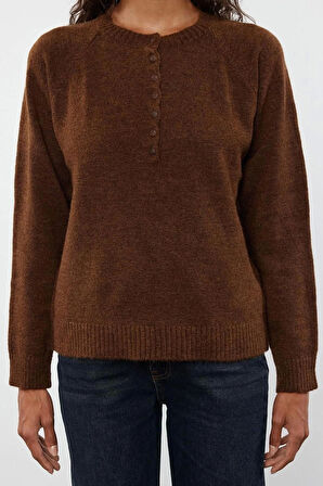 Kadın Moda Şık Bisiklet Yaka Standart Kol Regular Yumuşak Dokulu Düğme Detaylı Triko Kazak