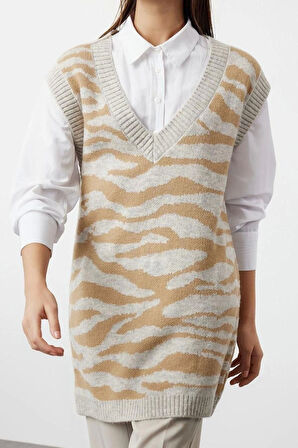 Kadın Tesettür Moda Şık Regular V Yaka Uzun Kol Animal Yumuşak Dokulu Zebra Desenli Triko Süveter