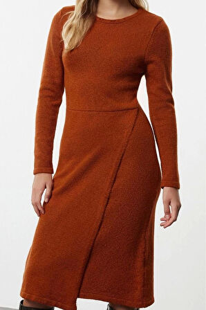 Kadın Moda Şık Midi Boy Bisiklet Yaka Regular Triko Yumuşak Dokulu Kruvaze Etek Detaylı Elbise