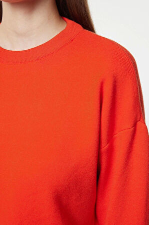 Kadın Moda Şık Bisiklet Yaka Standart Kol Regular Geniş Kalıp Basic Özel İplik Triko Kazak